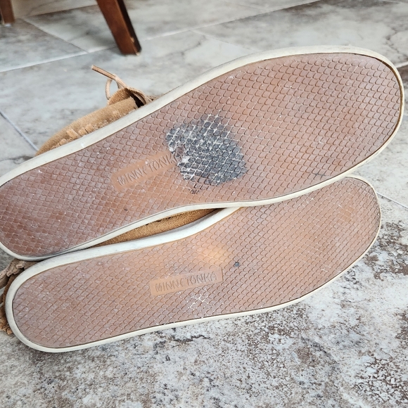 Minnetonka shoes - Picture 4 of 5